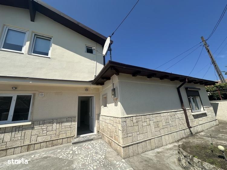 Casă cu 4 camere în Palazu Mare