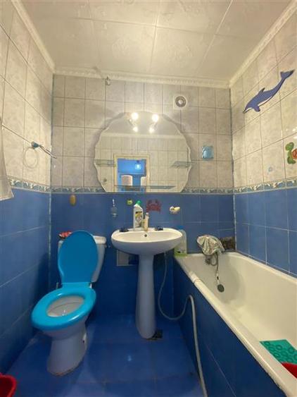 Apartament cu 3 camere semidecomandat, mobilat în Berceni