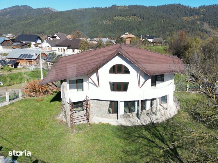 Casă cu 5 camere cu Teren 829 Mp în Câmpulung Moldovenesc