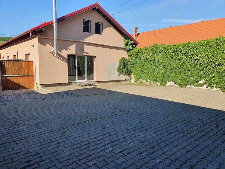 Casă cu 2 camere cu Teren 2460 Mp în Aghireșu