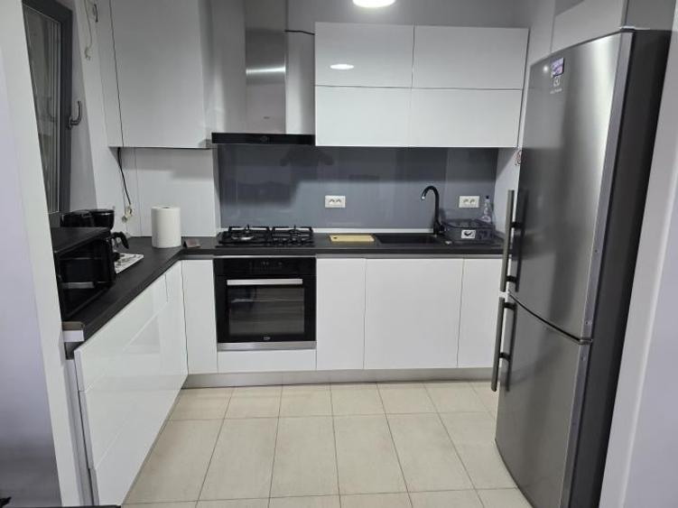 Apartament cu 2 camere semidecomandat, mobilat în Pantelimon