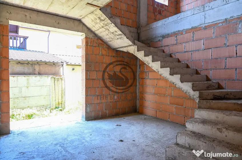 Casă cu 5 camere cu Teren 384 Mp în Central