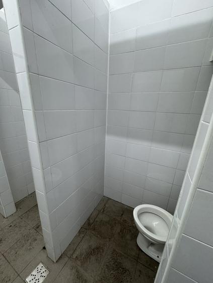 Spațiu comercial, de 420 mp, în Malu Roșu