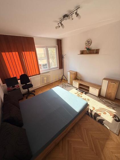 Apartament cu 2 camere decomandat, mobilat în Complex Studențesc