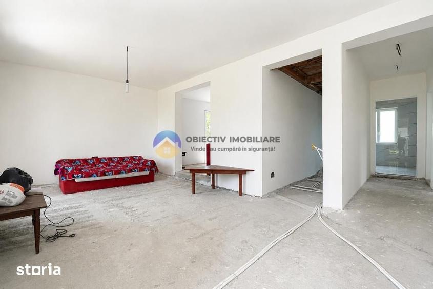 Casă cu 3 camere cu Teren 1235 Mp în Borlești