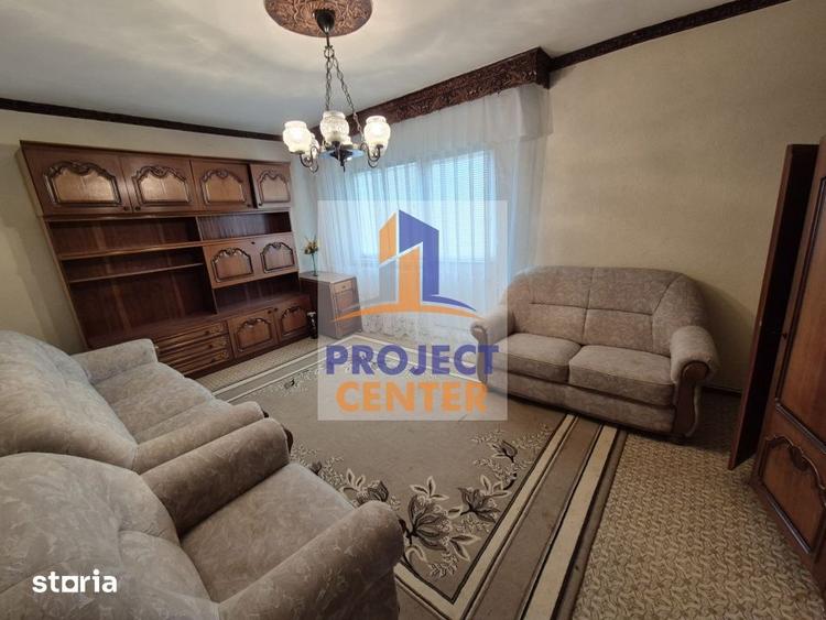 Apartament cu 3 camere decomandat în Central