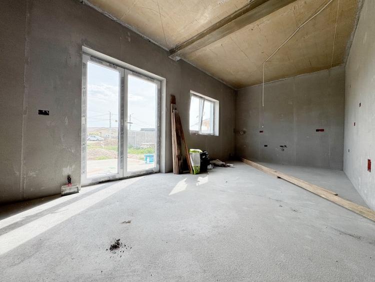 Duplex cu 3 camere cu Canalizare în Moșnița Veche
