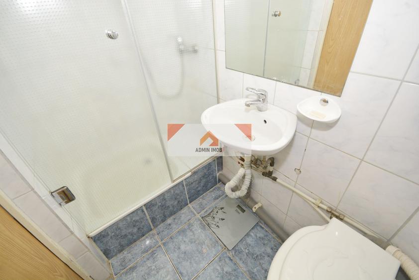 Apartament cu 3 camere în Drumul Taberei