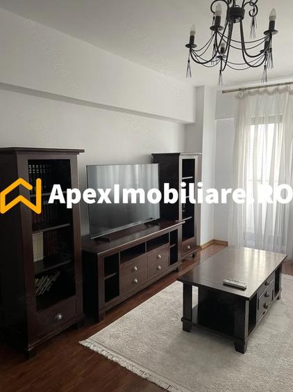 Apartament cu 3 camere semidecomandat, mobilat în Titan
