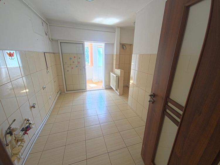 Apartament cu 2 camere decomandat în Tomis II