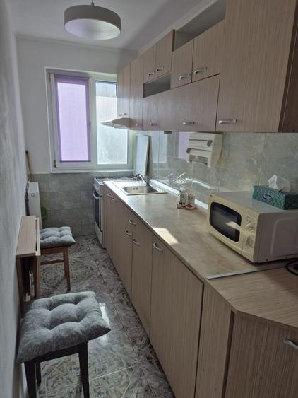 Apartament cu 2 camere semidecomandat în Moșnița Veche