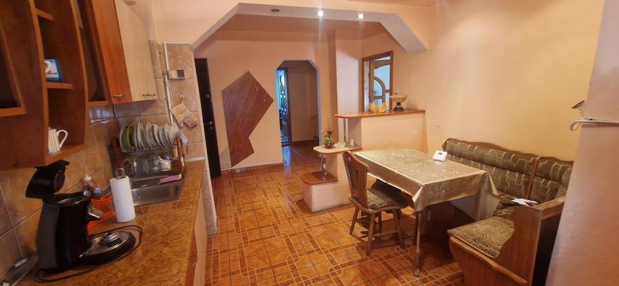 Apartament cu 3 camere decomandat, mobilat în 1 Mai