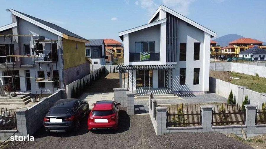 Casă cu 4 camere cu Teren 130 Mp în Cristian