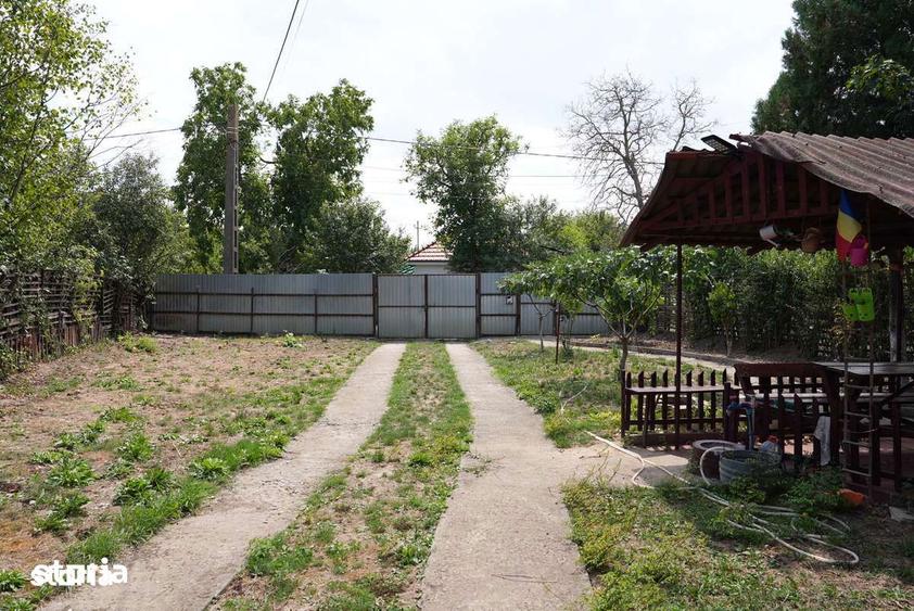 Casă cu 4 camere cu Teren 1100 Mp în Gepiu