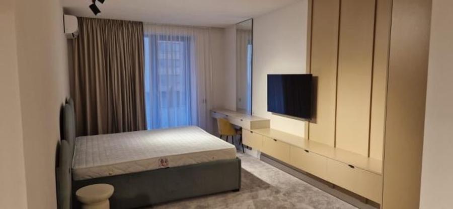 Apartament cu 3 camere semidecomandat, mobilat în Voluntari