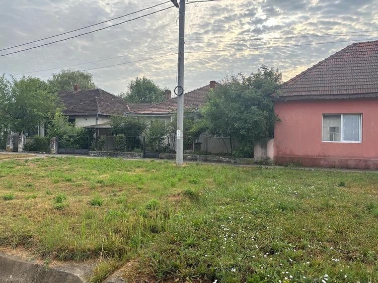 Casă cu 3 camere cu Teren 2875 Mp în Bethausen