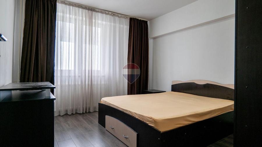 Apartament cu 3 camere decomandat, mobilat în Periferie