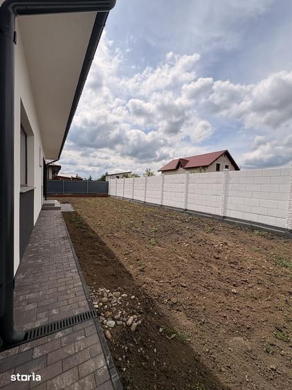 Casă cu 4 camere cu Teren 455 Mp în Șendreni