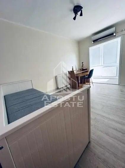 Apartament cu 3 camere semidecomandat în Complex Studențesc