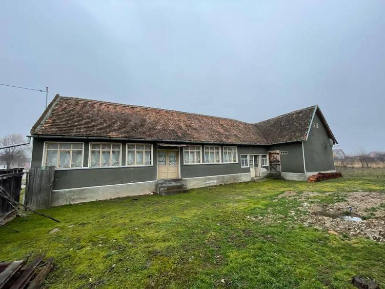 Casă individuală cu 3 camere cu Teren 700 Mp în Dud