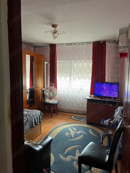 Apartament cu 3 camere decomandat în Central