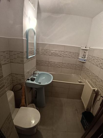 Apartament cu 2 camere decomandat în Coman