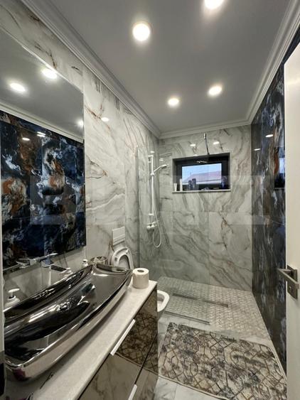 Casă individuală cu 6 camere cu Piscina în Exterior Est