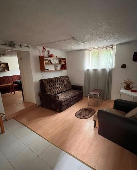 Casă individuală cu 5 camere cu Garaj în Florilor