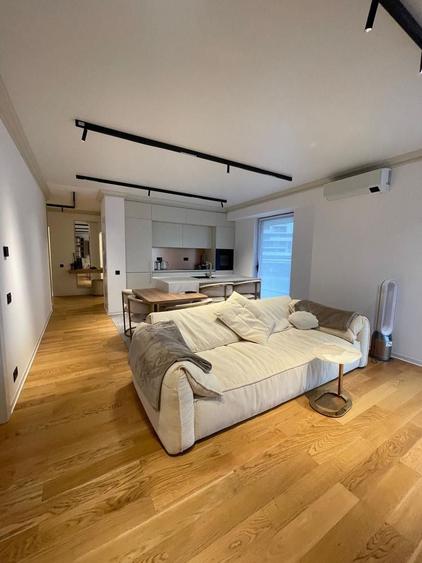 Apartament cu 3 camere semidecomandat, mobilat în Floreasca