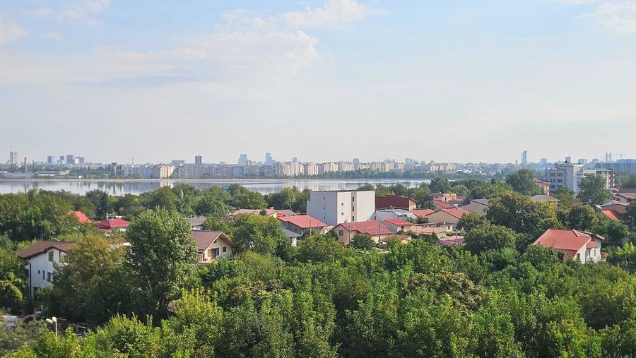 Apartament cu 2 camere decomandat în Lacul Morii