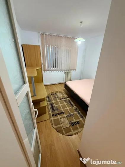 Apartament cu 3 camere decomandat în Canta