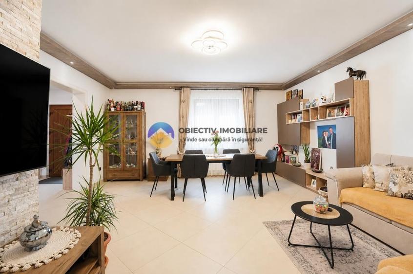 Casă cu 5 camere cu Teren 911 Mp în Dumbrava Roșie