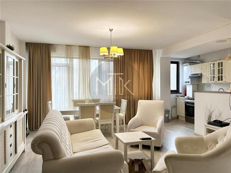 Apartament cu 3 camere semidecomandat, mobilat în Iancu Nicolae