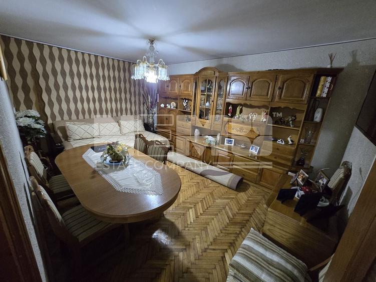 Apartament cu 3 camere decomandat, mobilat în Central