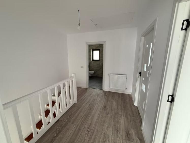 Duplex cu 4 camere cu Canalizare în Popas Păcurari