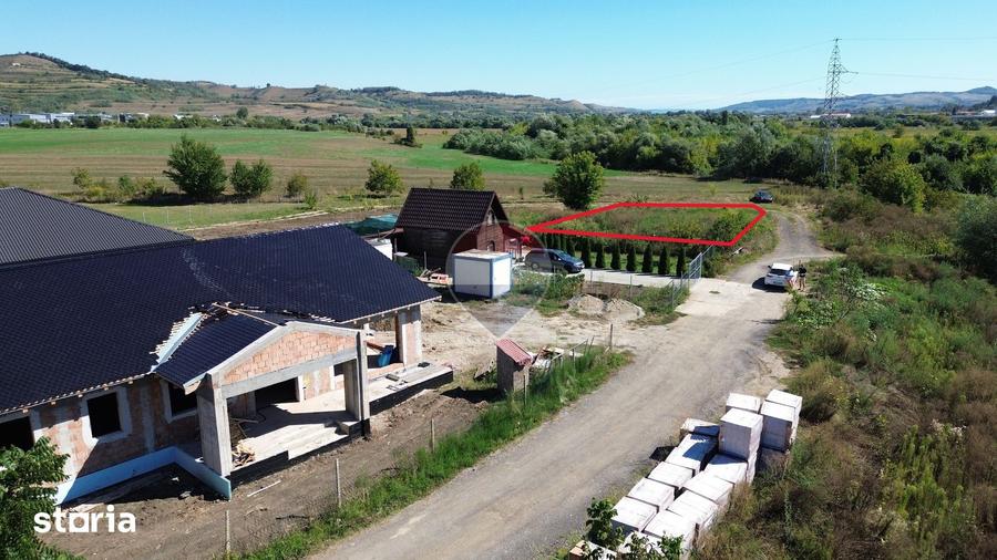 Teren de 696 mp, în Central