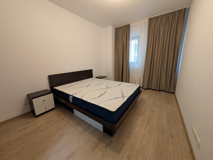 Apartament cu 3 camere semidecomandat în Drumul Taberei
