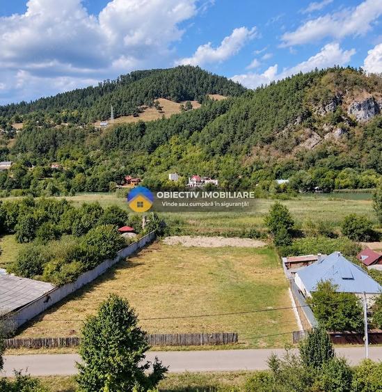 Teren de 2587 mp, în Preluca