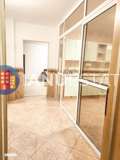 Apartament cu 3 camere semidecomandat, mobilat în Mihai Bravu