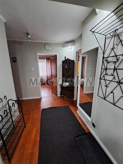 Apartament cu 3 camere decomandat în Semicentral