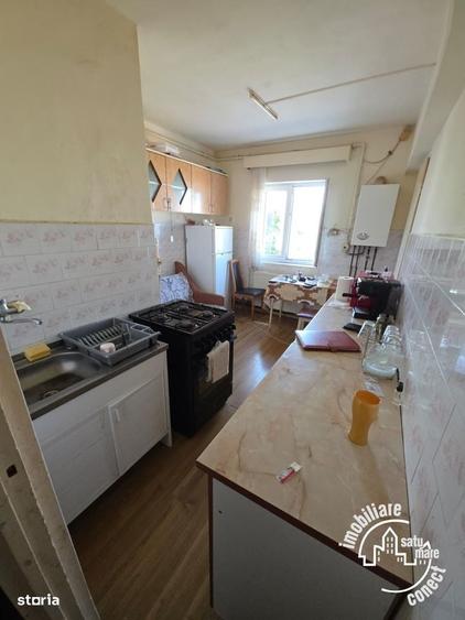 Apartament cu 4 camere decomandat în Micro 17