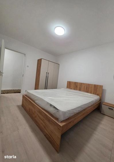 Apartament cu 3 camere în Tei