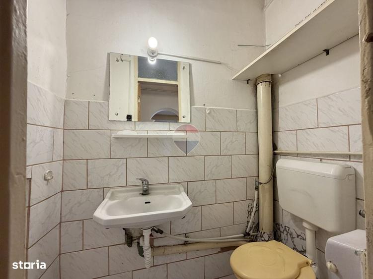 Apartament cu 3 camere semidecomandat în Dobroești