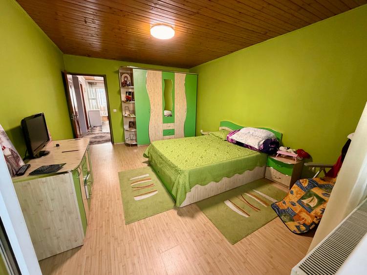 Duplex cu 4 camere cu Canalizare în Metalurgiei