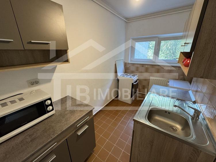 Apartament cu 3 camere decomandat în Cornișa
