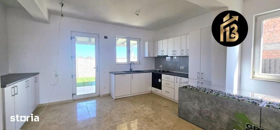 Casă cu 4 camere cu Teren 260 Mp în Vidra