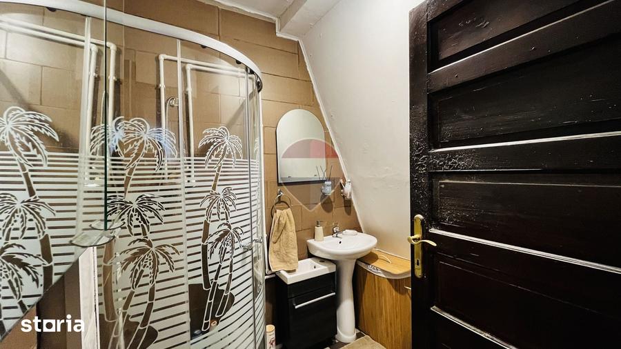Casă cu 4 camere cu Teren 959 Mp în Lăzăreni