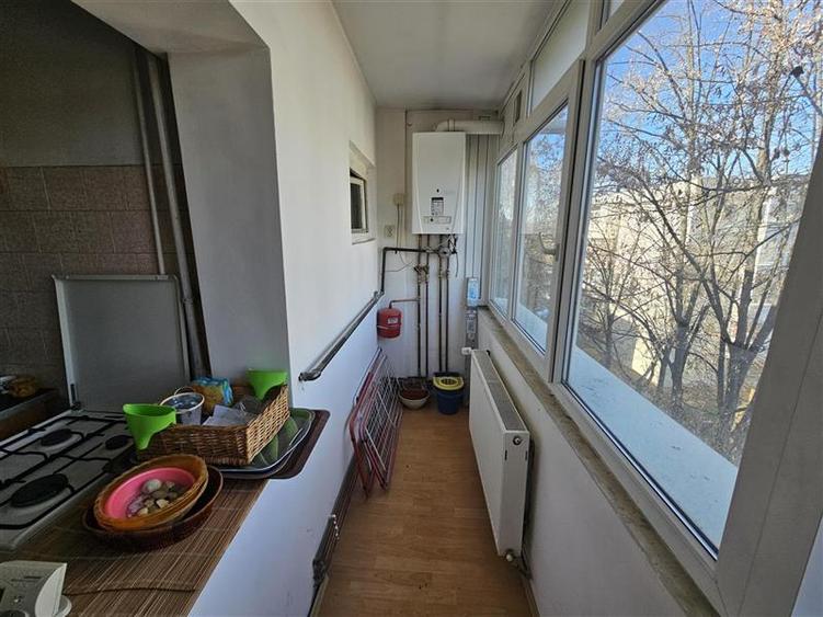 Apartament cu 3 camere semidecomandat, mobilat în Gheorgheni