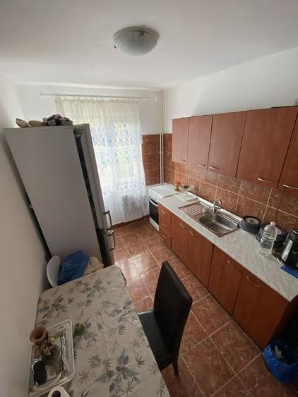 Apartament cu 3 camere în Popoveni