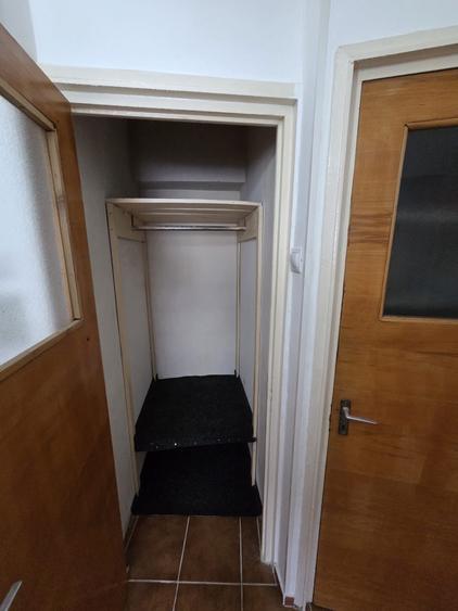 Apartament cu 2 camere semidecomandat în Văcăresti